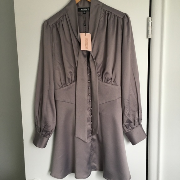 Misguided button down pussy bow satin dress - Picture 2 of 13